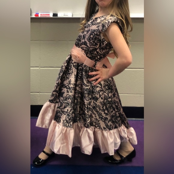 BMG dress size 7/8. - Picture 3 of 10